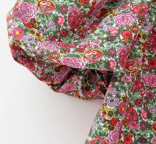 Détail du bas de la manche Robe vintage imprimé floral avec manches bouffantes
